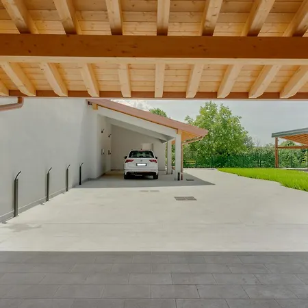 Appartamento La Rosa Di Greta - 2 E-bikes, Private Parking E 2 Colonnine Elettriche Di Ricarica *