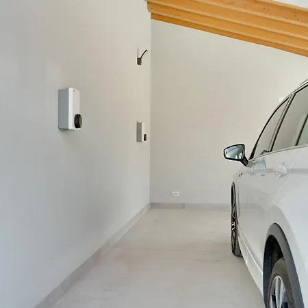 La Rosa Di Greta - 2 E-bikes, Private Parking E 2 Colonnine Elettriche Di Ricarica Appartamento