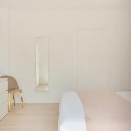 La Rosa Di Greta - 2 E-bikes, Private Parking E 2 Colonnine Elettriche Di Ricarica Appartamento Gorizia